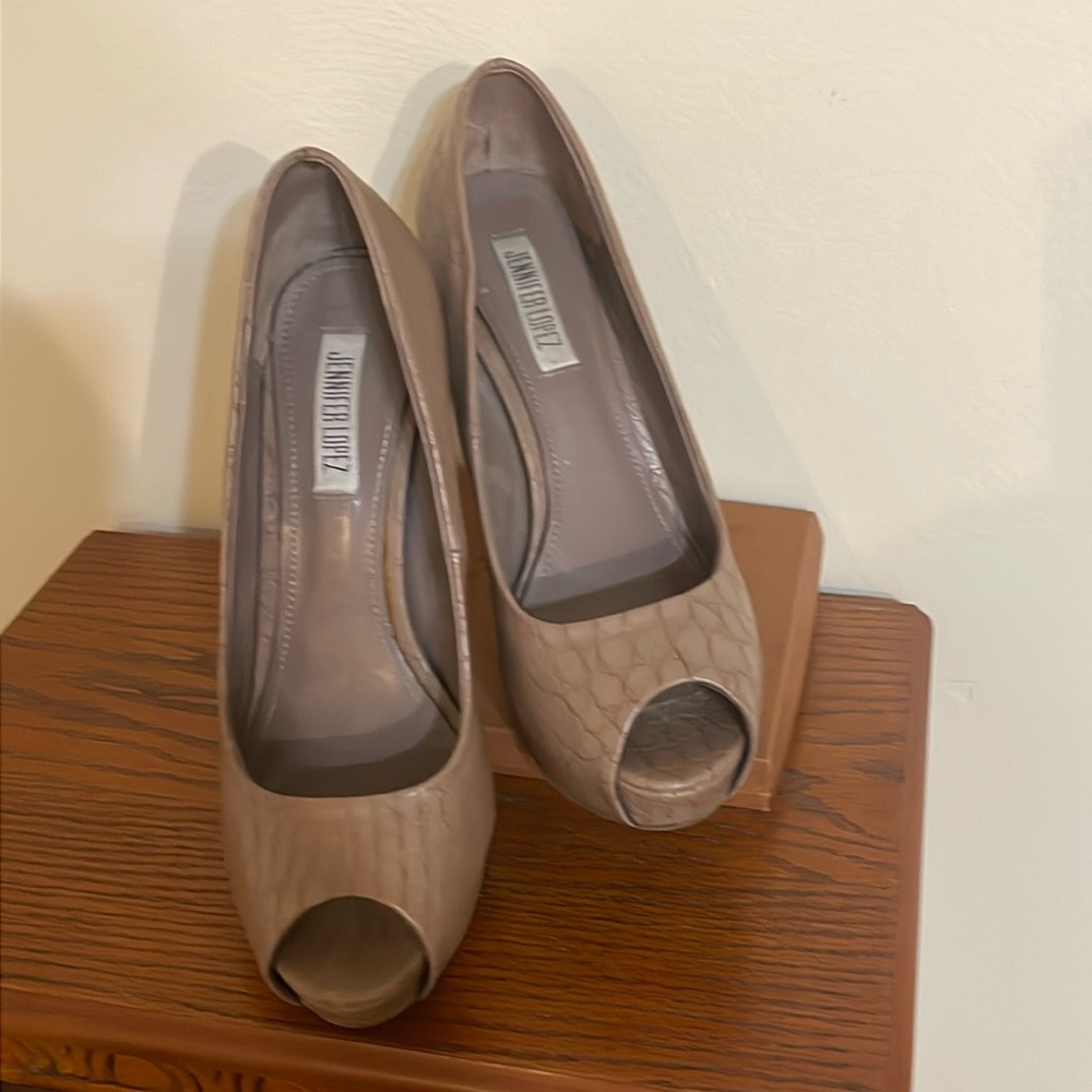 Jennifer Lopez Platform Size 8.5